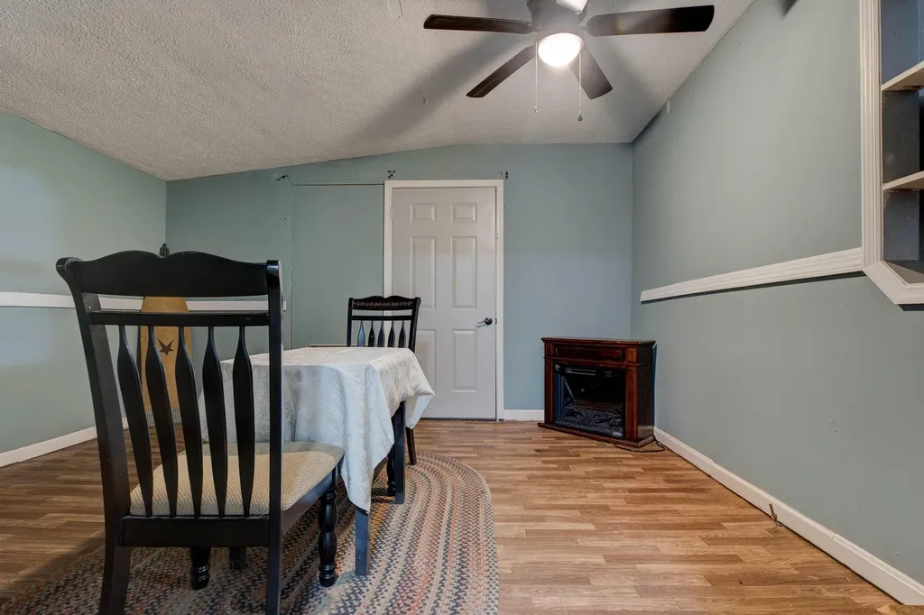 4590 County Road 1002 West Liberty KY 41472