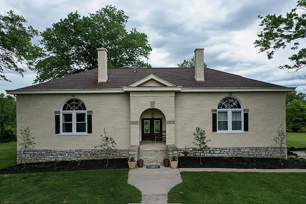 1678 Little Hickman Road Nicholasville KY 40356