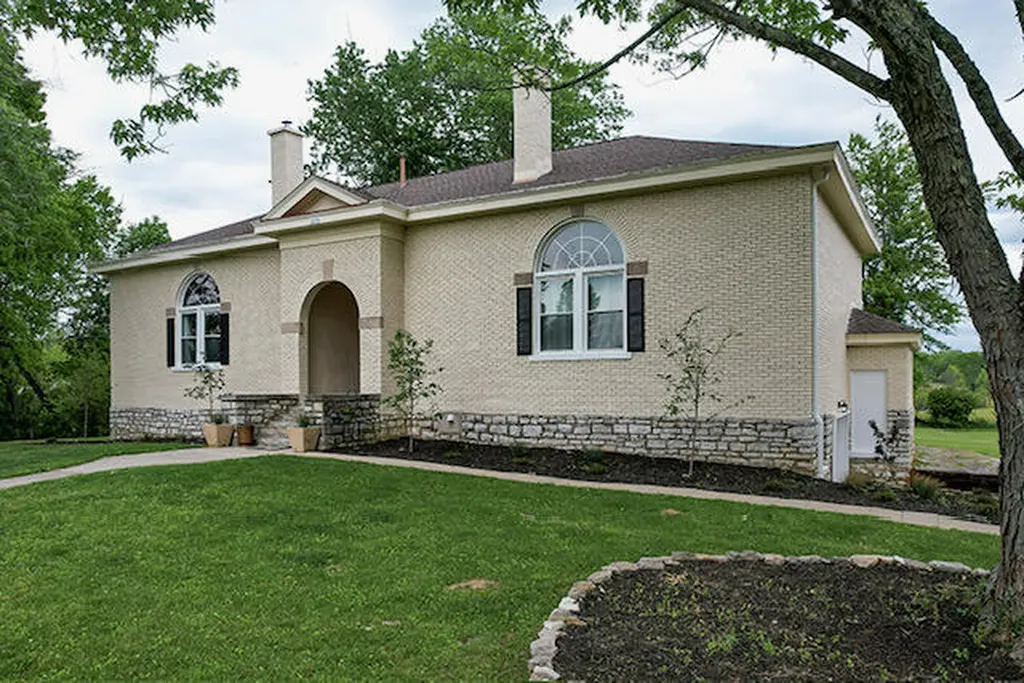 1678 Little Hickman Road Nicholasville KY 40356