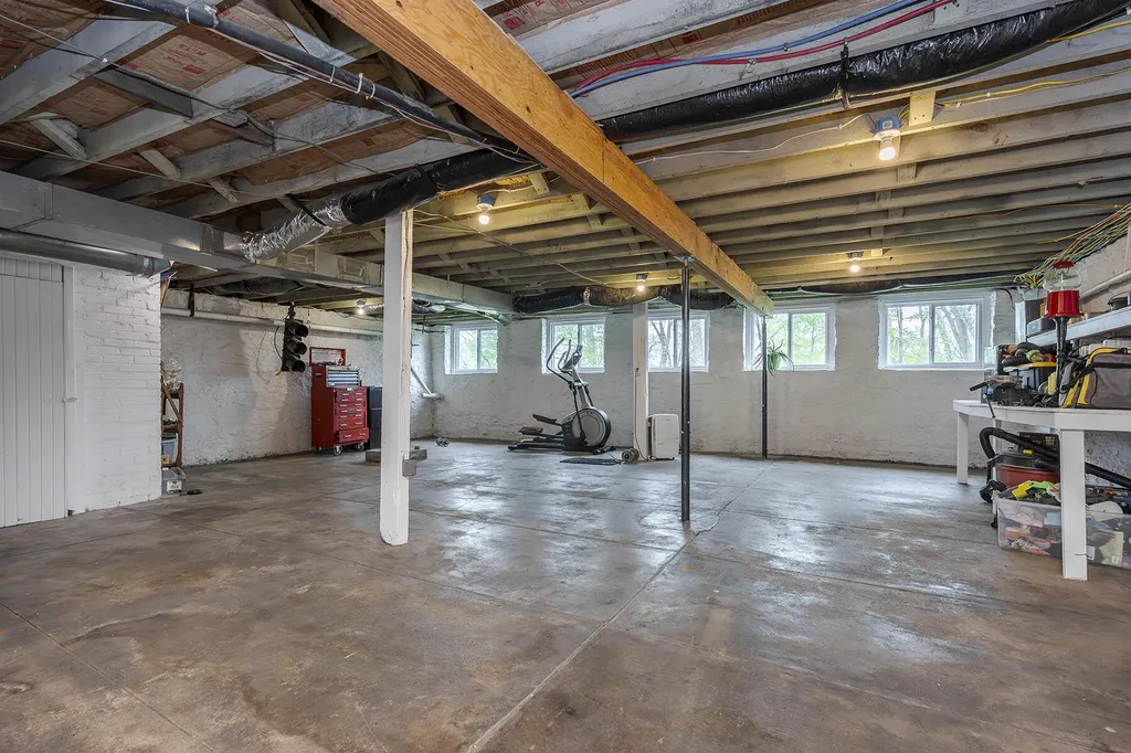 1678 Little Hickman Road Nicholasville KY 40356