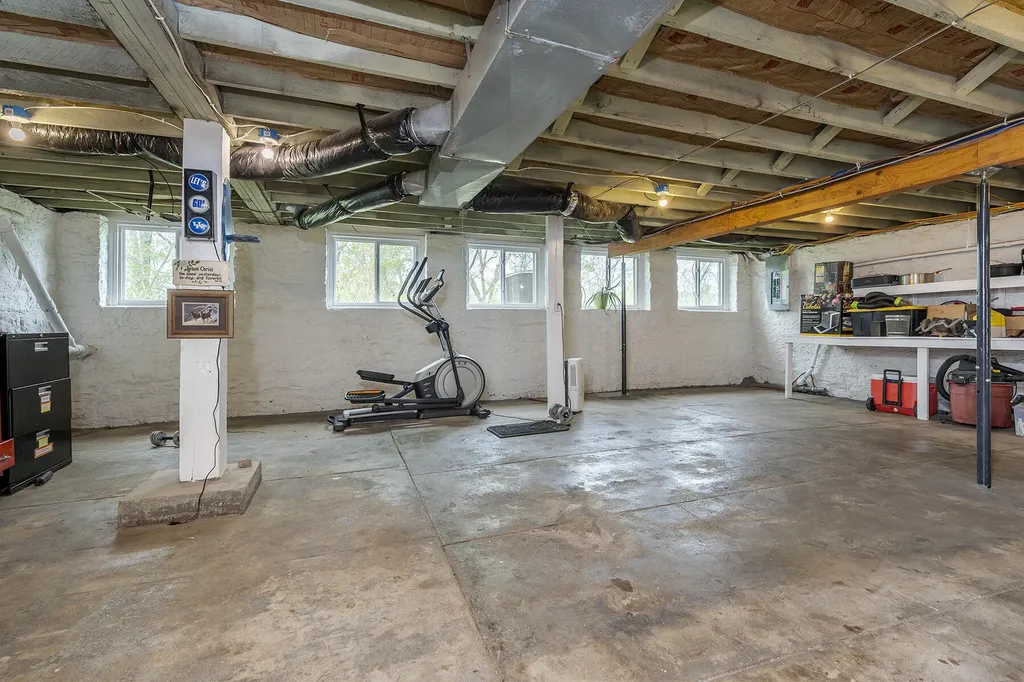 1678 Little Hickman Road Nicholasville KY 40356
