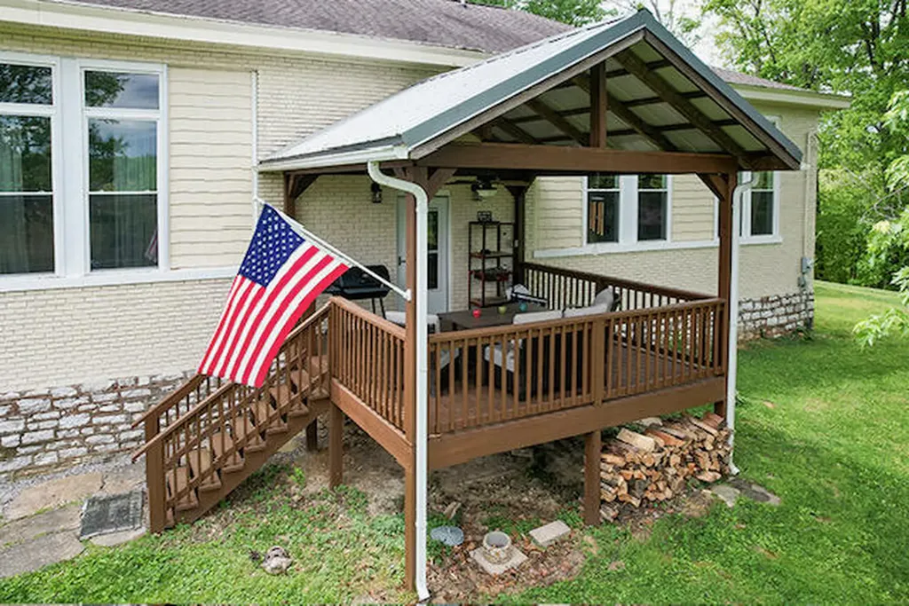 1678 Little Hickman Road Nicholasville KY 40356