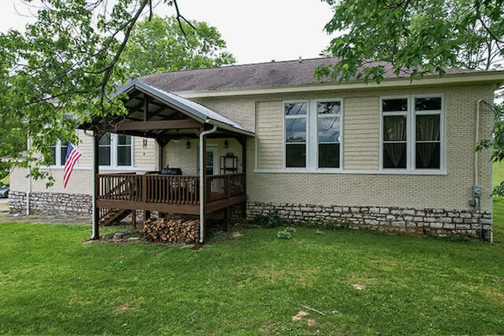 1678 Little Hickman Road Nicholasville KY 40356