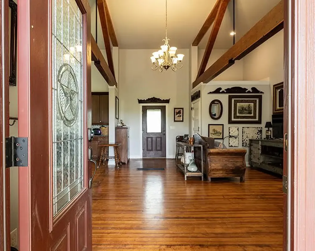 1678 Little Hickman Road Nicholasville KY 40356