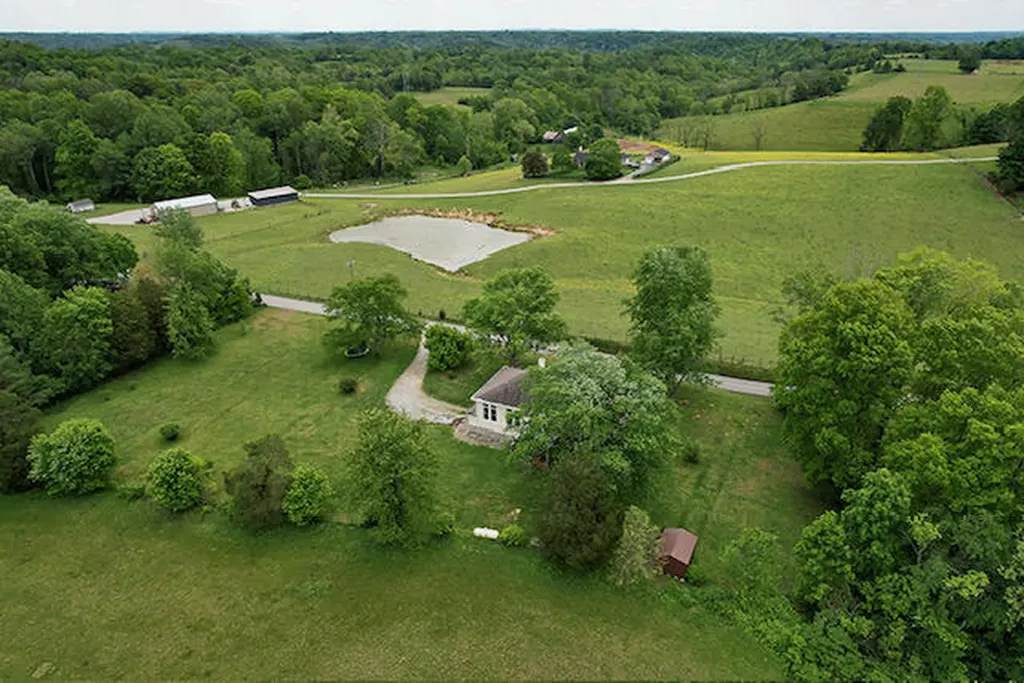 1678 Little Hickman Road Nicholasville KY 40356