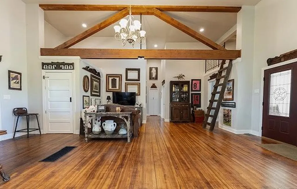 1678 Little Hickman Road Nicholasville KY 40356