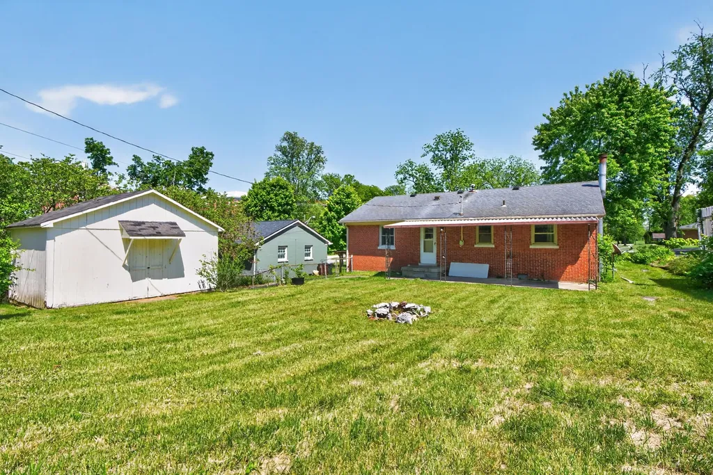 103 Richardson Street Midway KY 40347