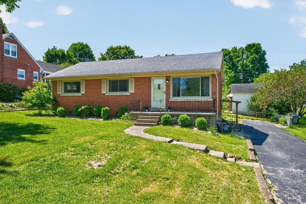 103 Richardson Street Midway KY 40347