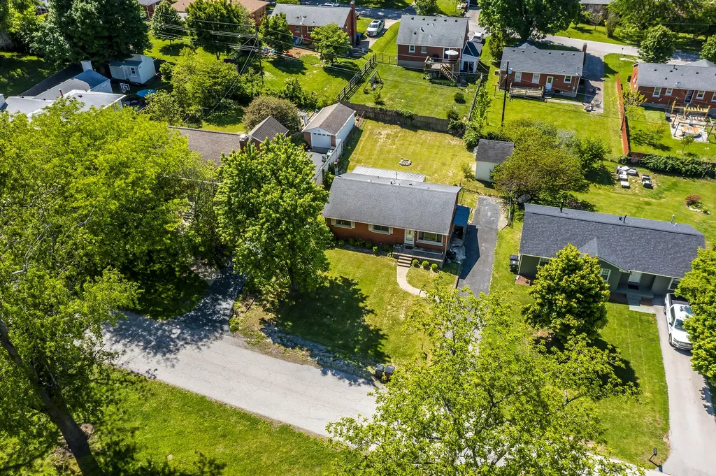 103 Richardson Street Midway KY 40347