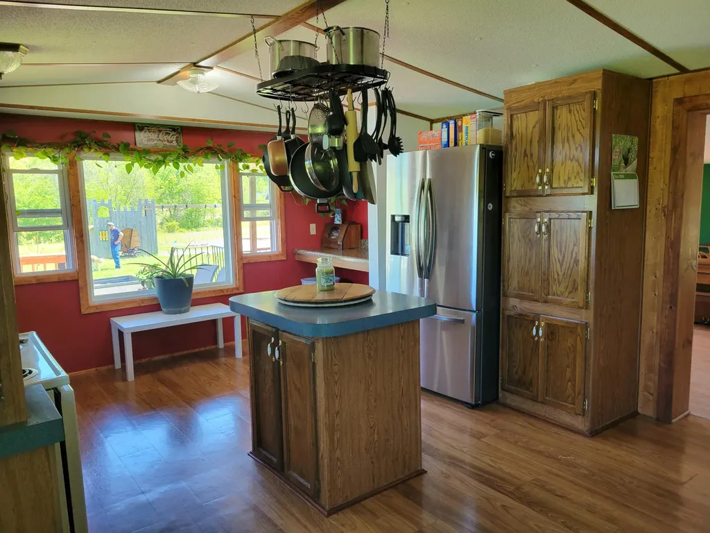 929 Pine Grove Road Olympia KY 40358