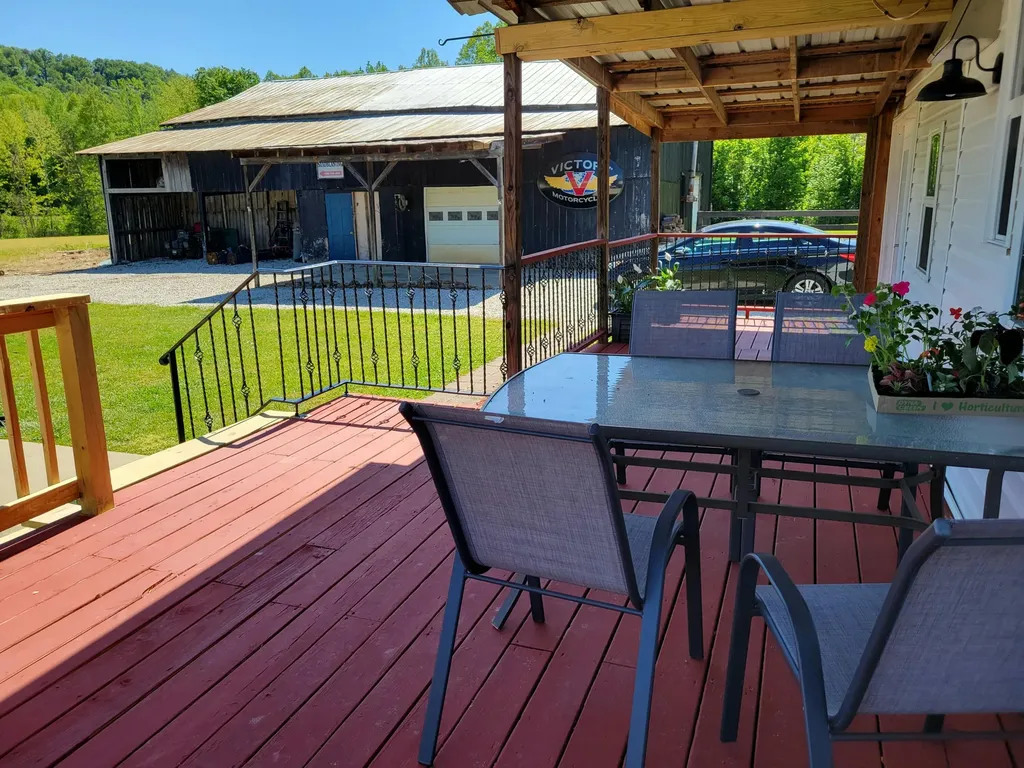 929 Pine Grove Road Olympia KY 40358