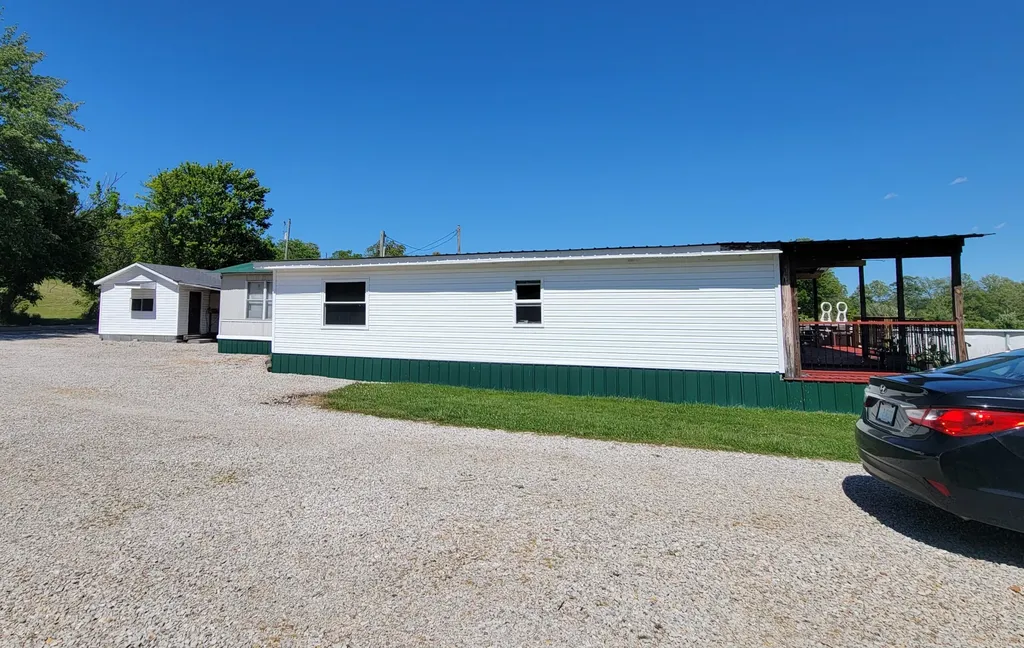 929 Pine Grove Road Olympia KY 40358