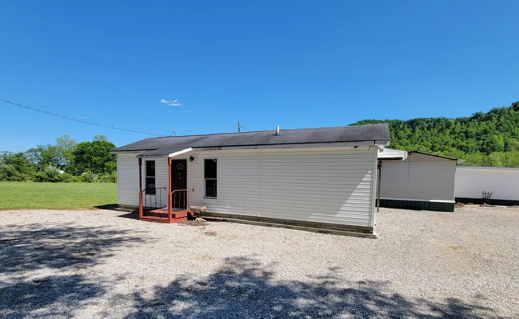 929 Pine Grove Road Olympia KY 40358