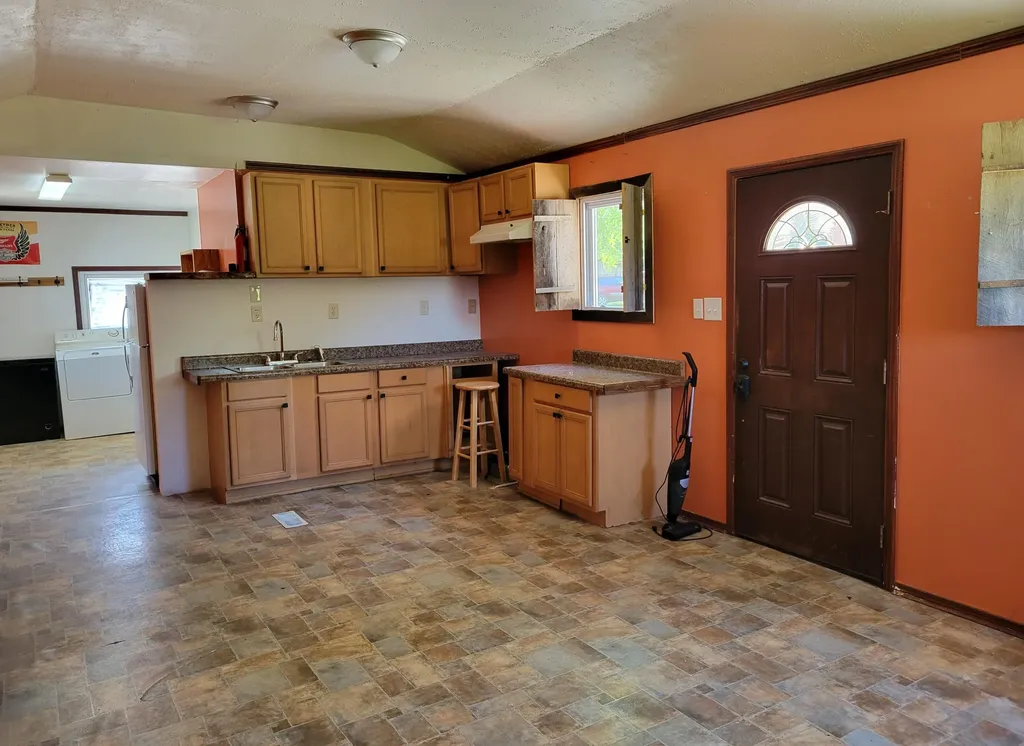 929 Pine Grove Road Olympia KY 40358