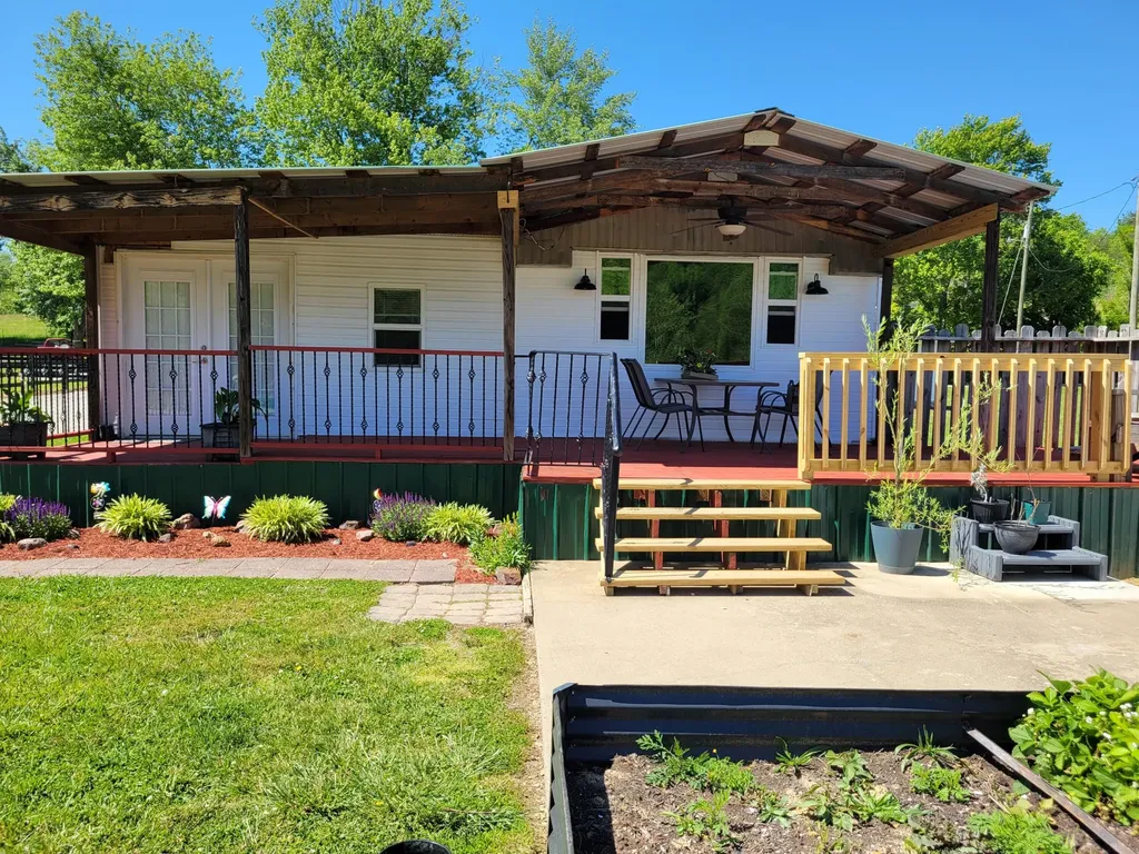 929 Pine Grove Road Olympia KY 40358