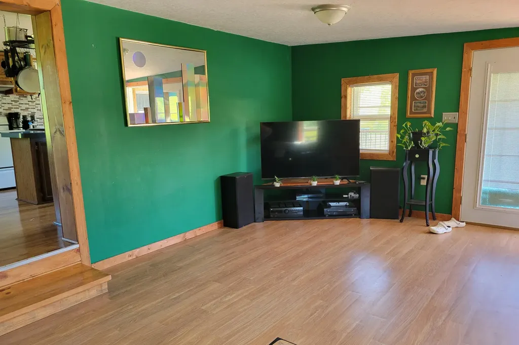 929 Pine Grove Road Olympia KY 40358