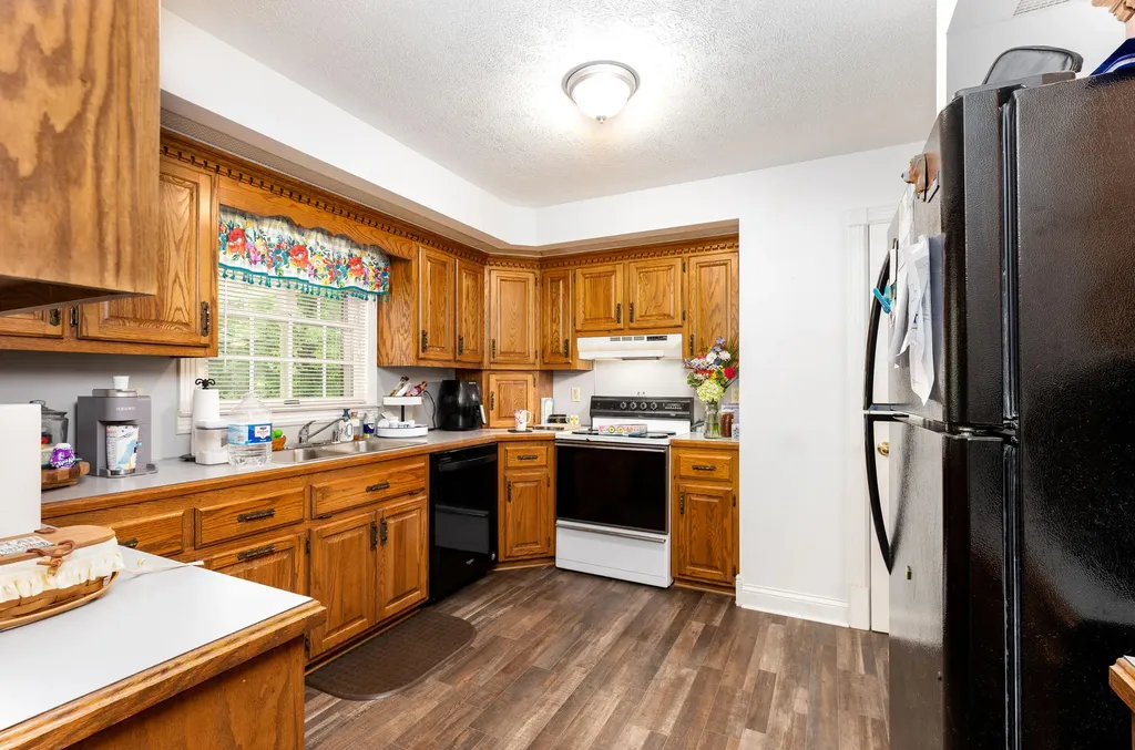 315 Lovelace Street Albany KY 42602