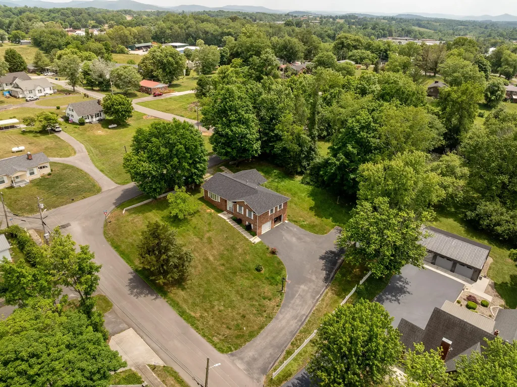 315 Lovelace Street Albany KY 42602