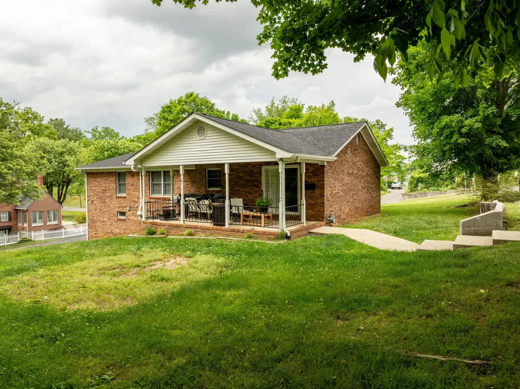 315 Lovelace Street Albany KY 42602
