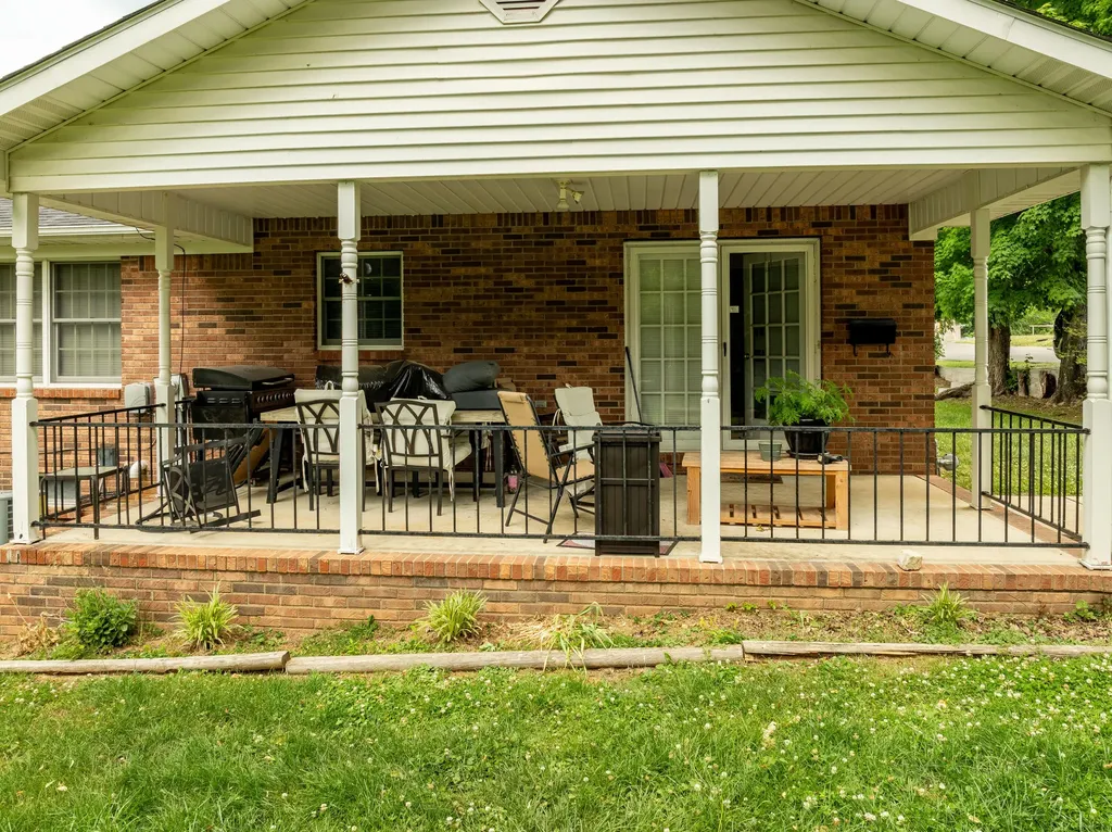 315 Lovelace Street Albany KY 42602