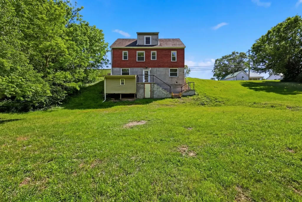 513 E Main Street Burgin KY 40330