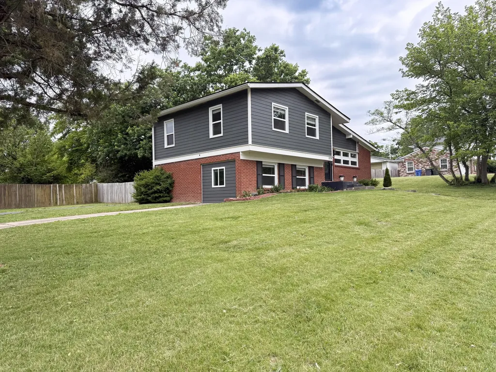 1034 Castleton Way Lexington KY 40517