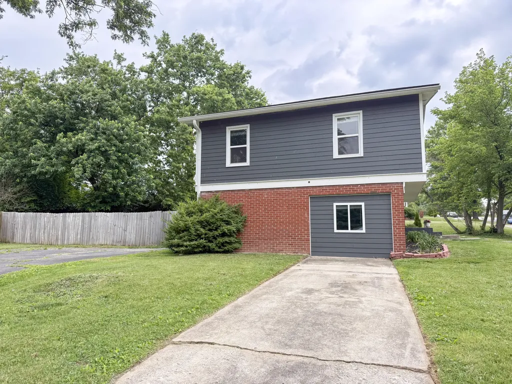 1034 Castleton Way Lexington KY 40517