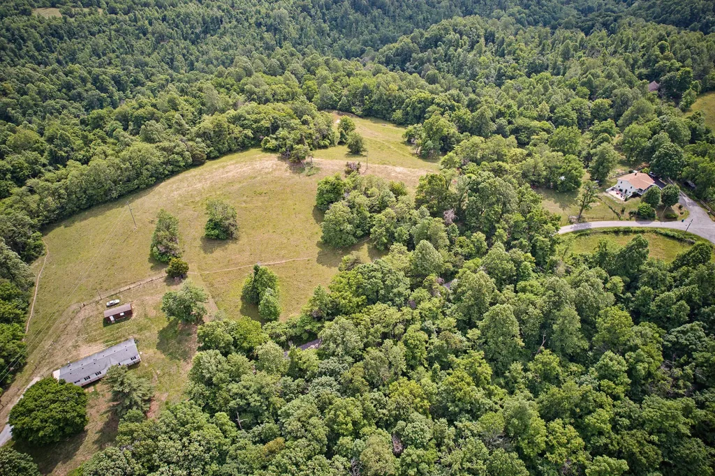 1525 Tennessee Ridge Road Parksville KY 40464