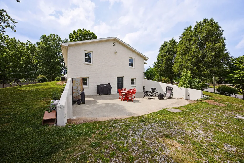 1525 Tennessee Ridge Road Parksville KY 40464