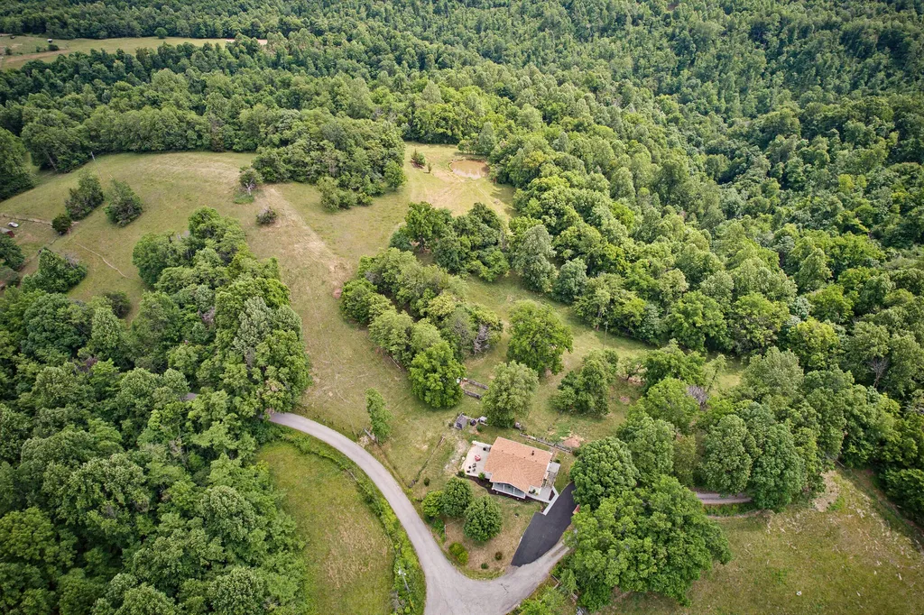 1525 Tennessee Ridge Road Parksville KY 40464