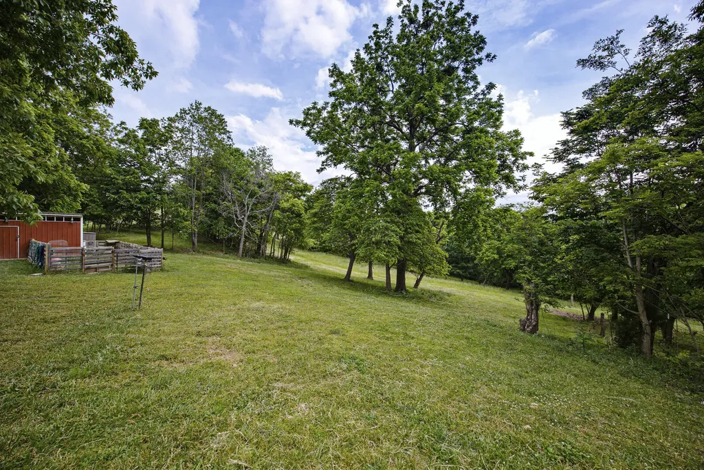 1525 Tennessee Ridge Road Parksville KY 40464
