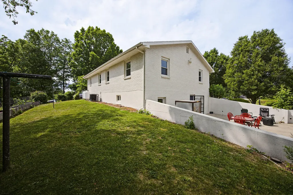 1525 Tennessee Ridge Road Parksville KY 40464