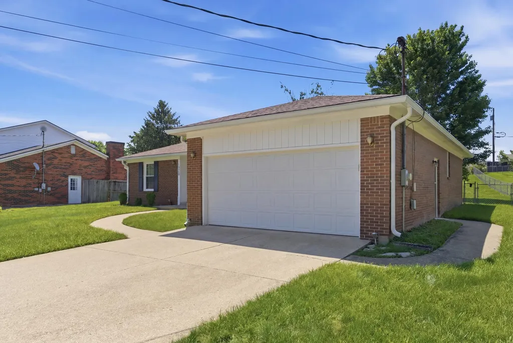 1036 Raintree Drive Richmond KY 40475