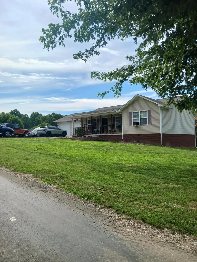 17 Cecelia Lane Corbin KY 40701