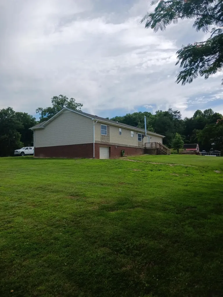 17 Cecelia Lane Corbin KY 40701