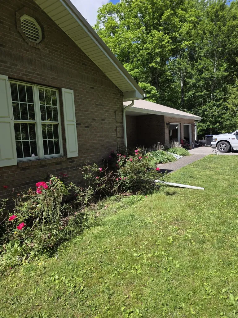 176 Redwood Lane Corbin KY 40701