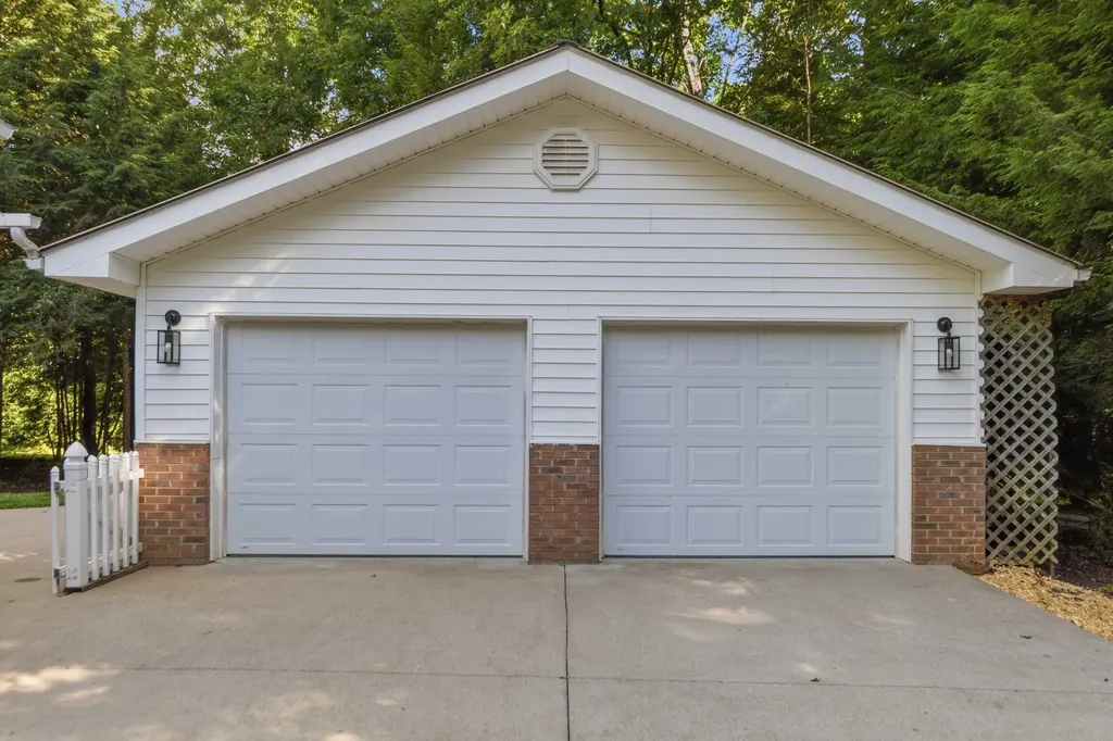 176 Redwood Lane Corbin KY 40701