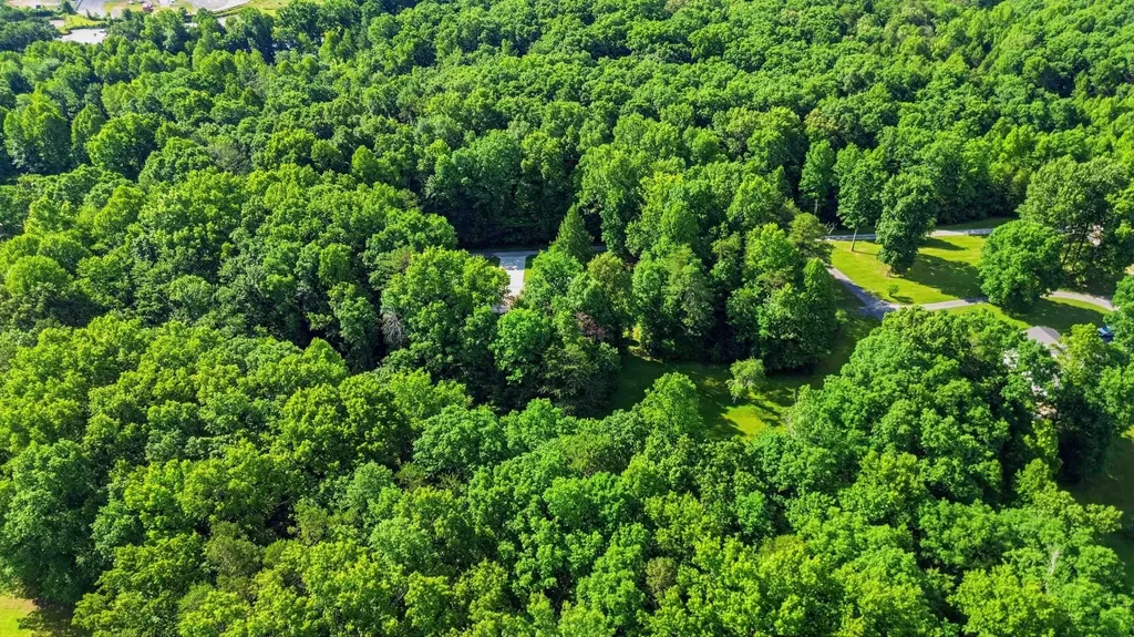 176 Redwood Lane Corbin KY 40701