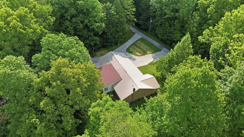 176 Redwood Lane Corbin KY 40701