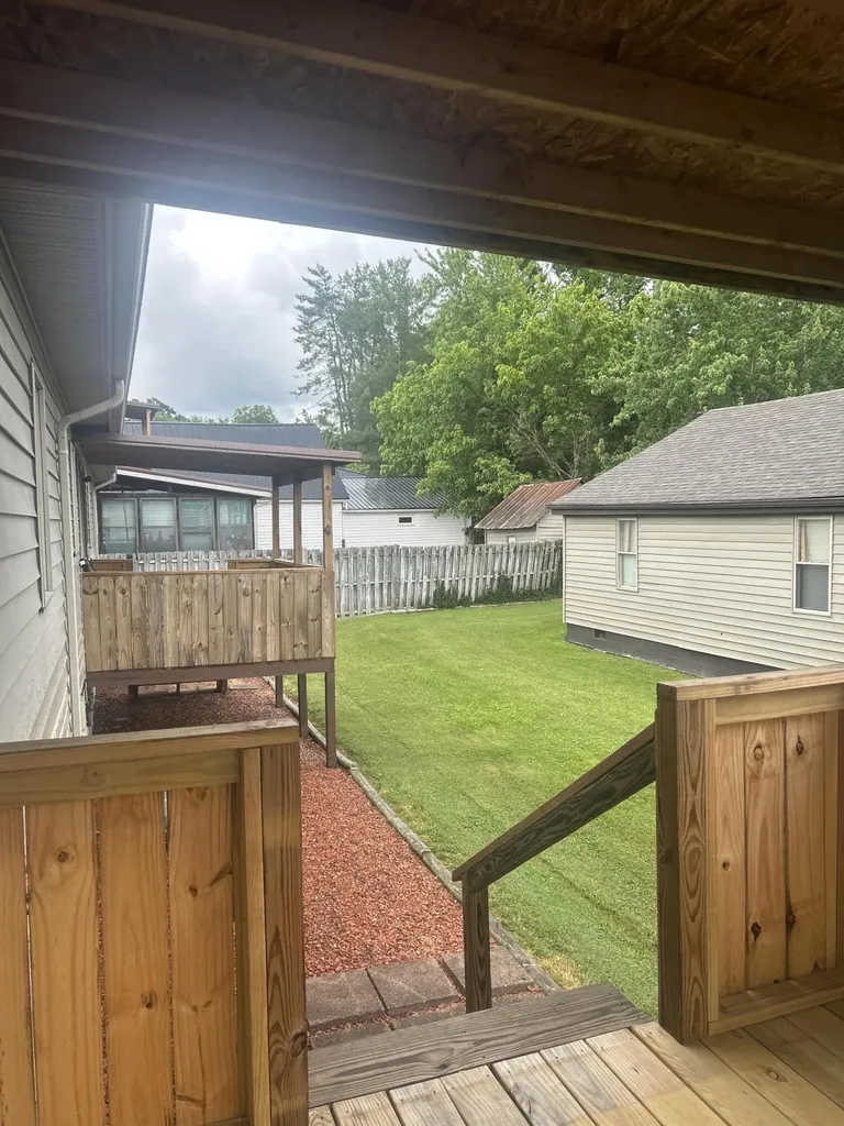 119 Fifth Avenue Clay City KY 40312