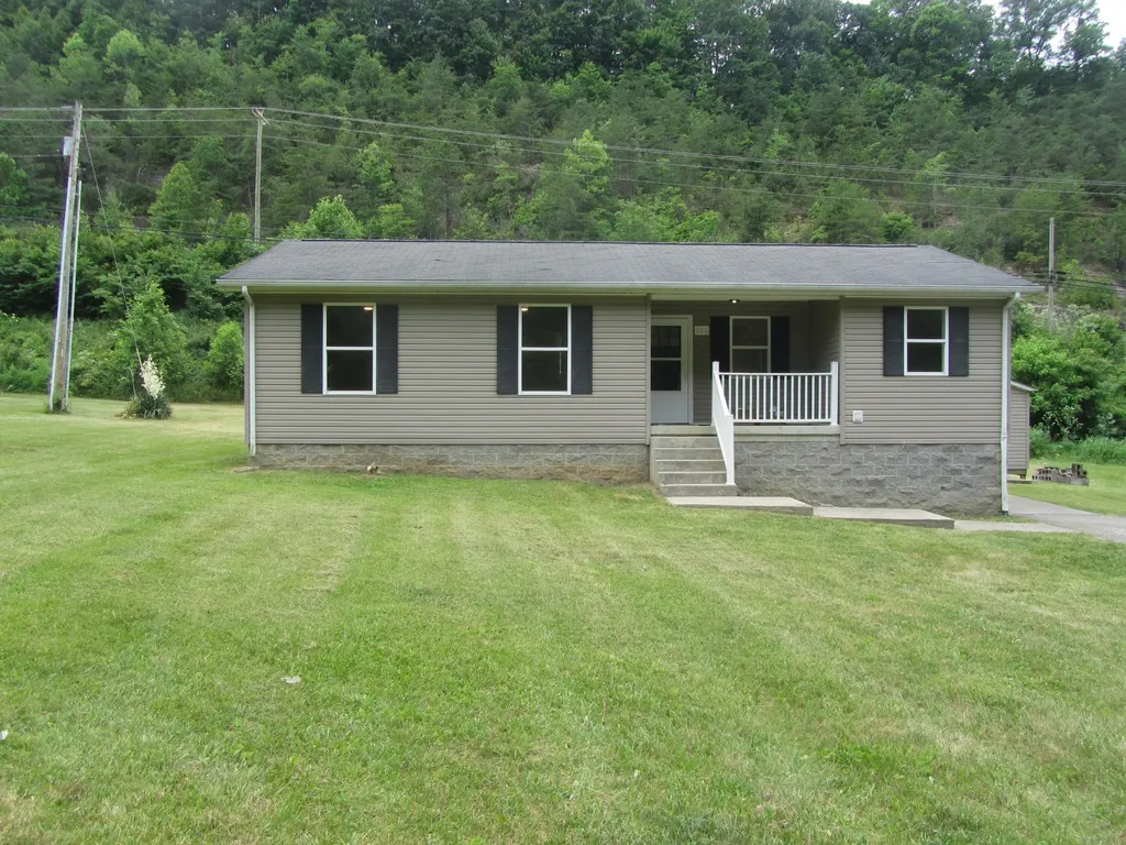 566 Lantern Way Frenchburg KY 40322