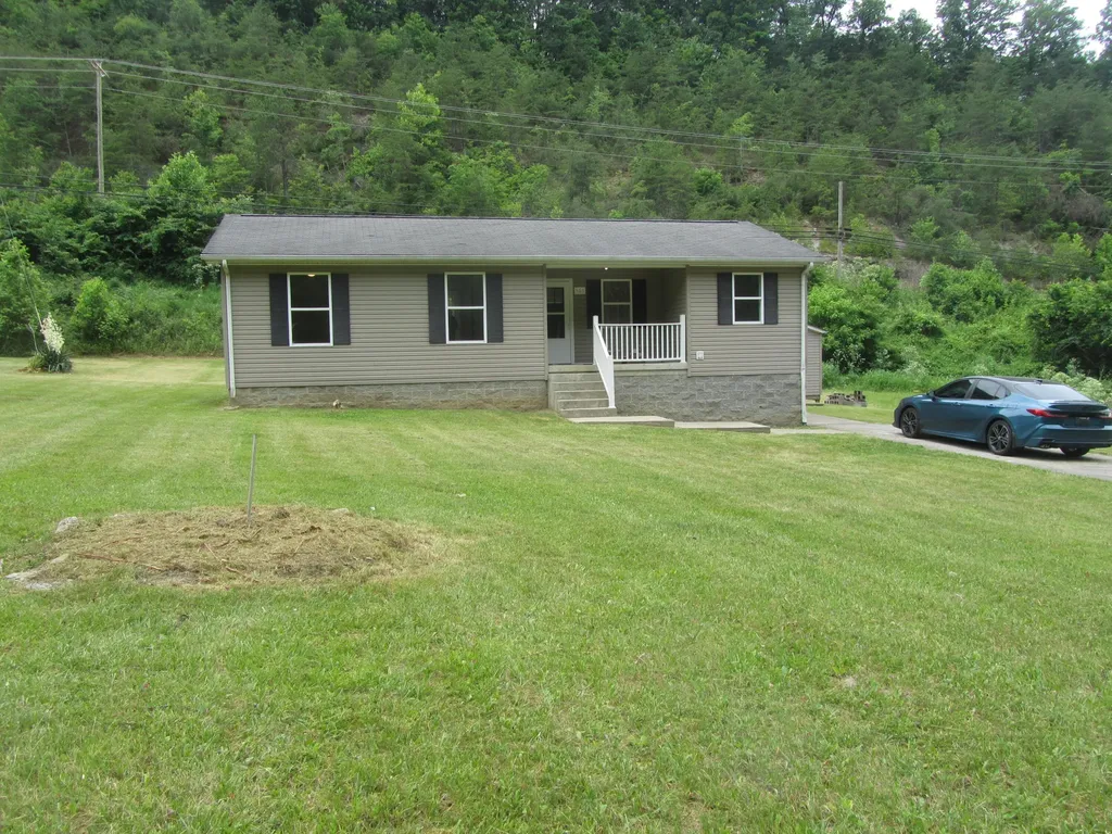 566 Lantern Way Frenchburg KY 40322