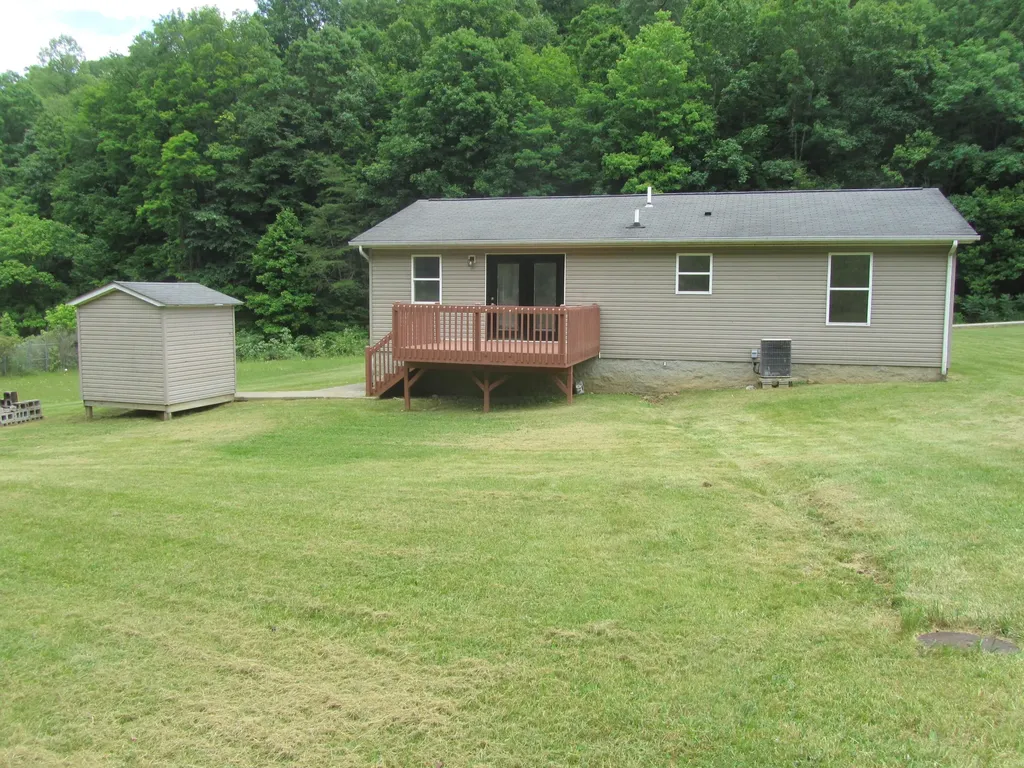 566 Lantern Way Frenchburg KY 40322