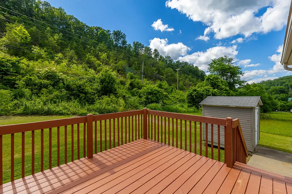 566 Lantern Way Frenchburg KY 40322