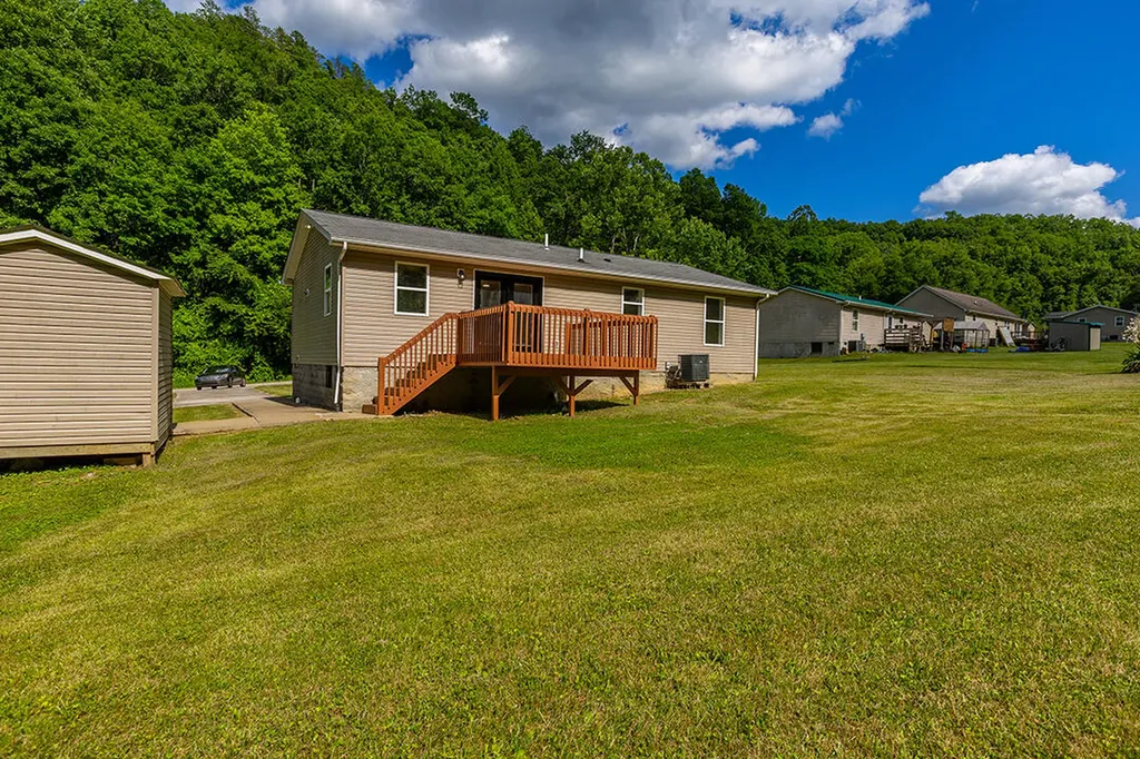 566 Lantern Way Frenchburg KY 40322