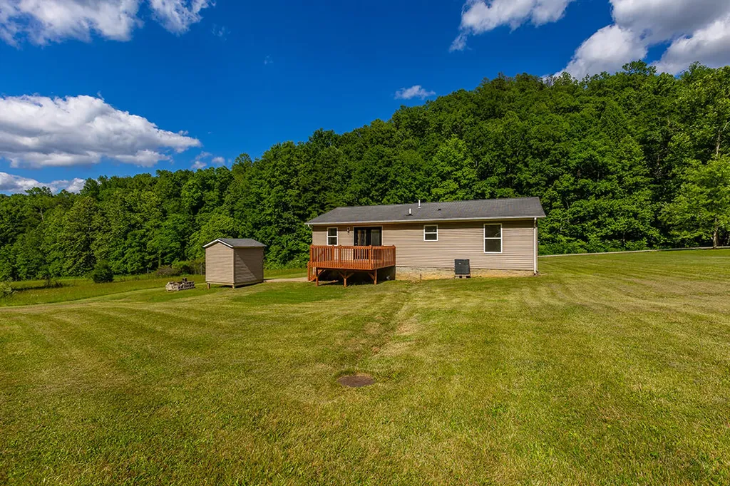 566 Lantern Way Frenchburg KY 40322