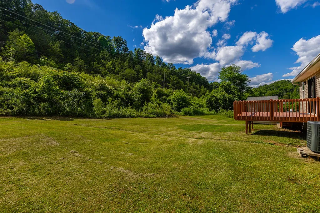 566 Lantern Way Frenchburg KY 40322