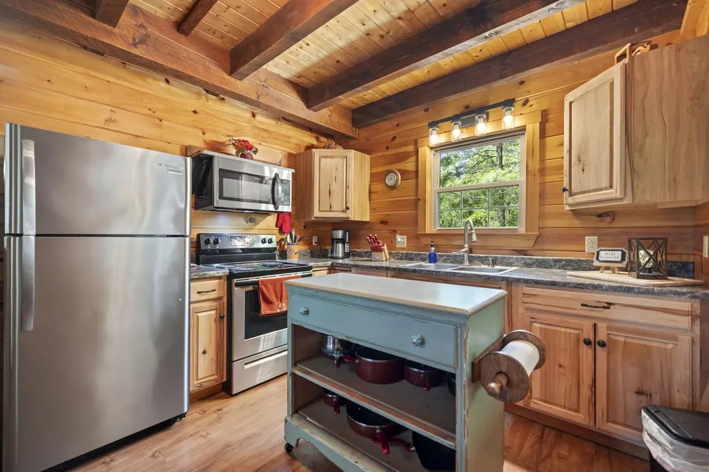 611 Paradise Drive Rogers KY 41365