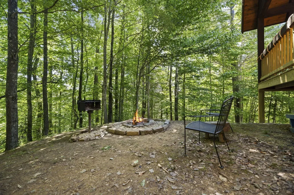 611 Paradise Drive Rogers KY 41365