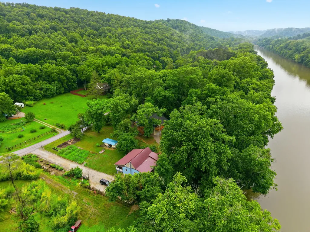 1380 Shore Acres Road Frankfort KY 40601